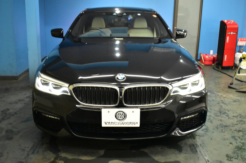 BMW 5シリーズ 530e Mｽﾎﾟｰﾂ iﾊﾟﾌｫｰﾏﾝｽ PHEV 1ｵｰﾅｰ ｺﾝﾌｫｰﾄ＆ﾊｲﾗｲﾝP 全席ﾋｰﾀｰ付白革 HUD ｼﾞｪｽﾁｬｰｺﾝﾄﾛｰﾙ付ﾀｯﾁﾊﾟﾈﾙﾅﾋﾞ4ｿﾞｰﾝAC 全周囲ｶﾒﾗ ﾌﾙｾｸﾞTV LEDﾍｯﾄﾞﾗｲﾄ 液晶ﾒｰﾀｰ ACC LCW ﾊﾟｰｷﾝｸﾞｱｼｽﾄ 電動ﾄﾗﾝｸ 2年保証