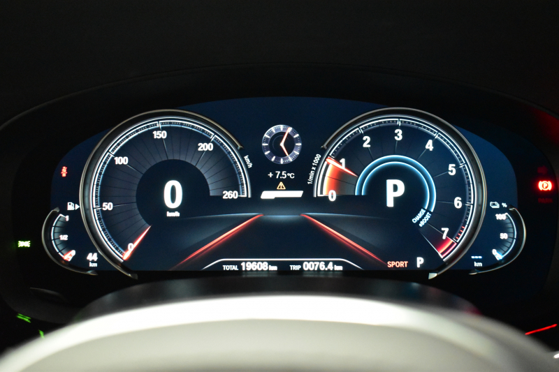 BMW 5シリーズ 530e Mｽﾎﾟｰﾂ iﾊﾟﾌｫｰﾏﾝｽ PHEV 1ｵｰﾅｰ ｺﾝﾌｫｰﾄ＆ﾊｲﾗｲﾝP 全席ﾋｰﾀｰ付白革 HUD ｼﾞｪｽﾁｬｰｺﾝﾄﾛｰﾙ付ﾀｯﾁﾊﾟﾈﾙﾅﾋﾞ4ｿﾞｰﾝAC 全周囲ｶﾒﾗ ﾌﾙｾｸﾞTV LEDﾍｯﾄﾞﾗｲﾄ 液晶ﾒｰﾀｰ ACC LCW ﾊﾟｰｷﾝｸﾞｱｼｽﾄ 電動ﾄﾗﾝｸ 2年保証