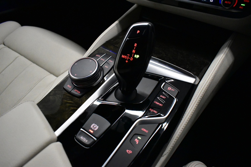 BMW 5シリーズ 530e Mｽﾎﾟｰﾂ iﾊﾟﾌｫｰﾏﾝｽ PHEV 1ｵｰﾅｰ ｺﾝﾌｫｰﾄ＆ﾊｲﾗｲﾝP 前席ﾍﾞﾝﾁﾚｰｼｮﾝ&ﾏｯｻｰｼﾞ&全席ﾋｰﾀｰ付白革 HUD ｼﾞｪｽﾁｬｰｺﾝﾄﾛｰﾙ付ﾀｯﾁﾊﾟﾈﾙﾅﾋﾞ4ｿﾞｰﾝAC 全周囲ｶﾒﾗ ﾌﾙｾｸﾞTV LEDﾍｯﾄﾞﾗｲﾄ 液晶ﾒｰﾀｰ ACC LCW 電動ﾄﾗﾝｸ 2年保証