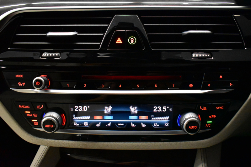 BMW 5シリーズ 530e Mｽﾎﾟｰﾂ iﾊﾟﾌｫｰﾏﾝｽ PHEV 1ｵｰﾅｰ ｺﾝﾌｫｰﾄ＆ﾊｲﾗｲﾝP 前席ﾍﾞﾝﾁﾚｰｼｮﾝ&ﾏｯｻｰｼﾞ&全席ﾋｰﾀｰ付白革 HUD ｼﾞｪｽﾁｬｰｺﾝﾄﾛｰﾙ付ﾀｯﾁﾊﾟﾈﾙﾅﾋﾞ4ｿﾞｰﾝAC 全周囲ｶﾒﾗ ﾌﾙｾｸﾞTV LEDﾍｯﾄﾞﾗｲﾄ 液晶ﾒｰﾀｰ ACC LCW 電動ﾄﾗﾝｸ 2年保証