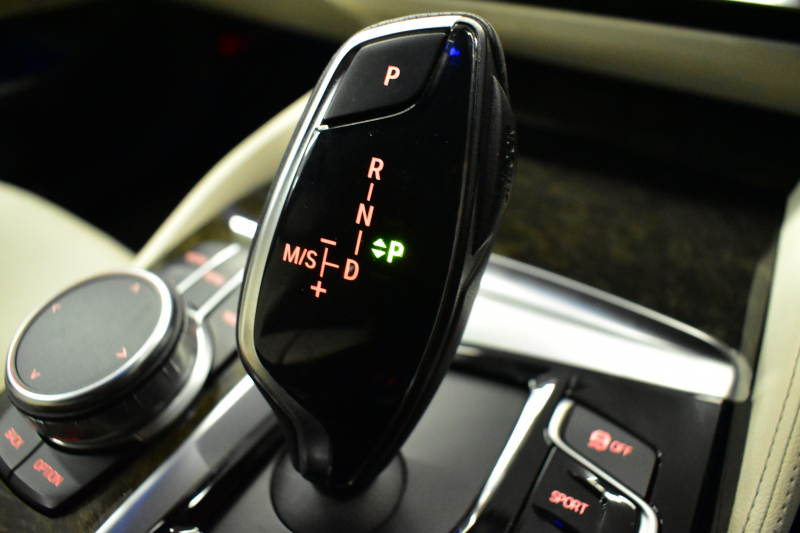 BMW 5シリーズ 530e Mｽﾎﾟｰﾂ iﾊﾟﾌｫｰﾏﾝｽ PHEV 1ｵｰﾅｰ ｺﾝﾌｫｰﾄ＆ﾊｲﾗｲﾝP 全席ﾋｰﾀｰ付白革 HUD ｼﾞｪｽﾁｬｰｺﾝﾄﾛｰﾙ付ﾀｯﾁﾊﾟﾈﾙﾅﾋﾞ4ｿﾞｰﾝAC 全周囲ｶﾒﾗ ﾌﾙｾｸﾞTV LEDﾍｯﾄﾞﾗｲﾄ 液晶ﾒｰﾀｰ ACC LCW ﾊﾟｰｷﾝｸﾞｱｼｽﾄ 電動ﾄﾗﾝｸ 2年保証