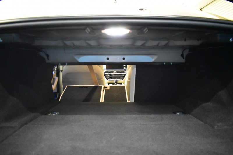 BMW 5シリーズ 530e Mｽﾎﾟｰﾂ iﾊﾟﾌｫｰﾏﾝｽ PHEV 1ｵｰﾅｰ ｺﾝﾌｫｰﾄ＆ﾊｲﾗｲﾝP 全席ﾋｰﾀｰ付白革 HUD ｼﾞｪｽﾁｬｰｺﾝﾄﾛｰﾙ付ﾀｯﾁﾊﾟﾈﾙﾅﾋﾞ4ｿﾞｰﾝAC 全周囲ｶﾒﾗ ﾌﾙｾｸﾞTV LEDﾍｯﾄﾞﾗｲﾄ 液晶ﾒｰﾀｰ ACC LCW ﾊﾟｰｷﾝｸﾞｱｼｽﾄ 電動ﾄﾗﾝｸ 2年保証