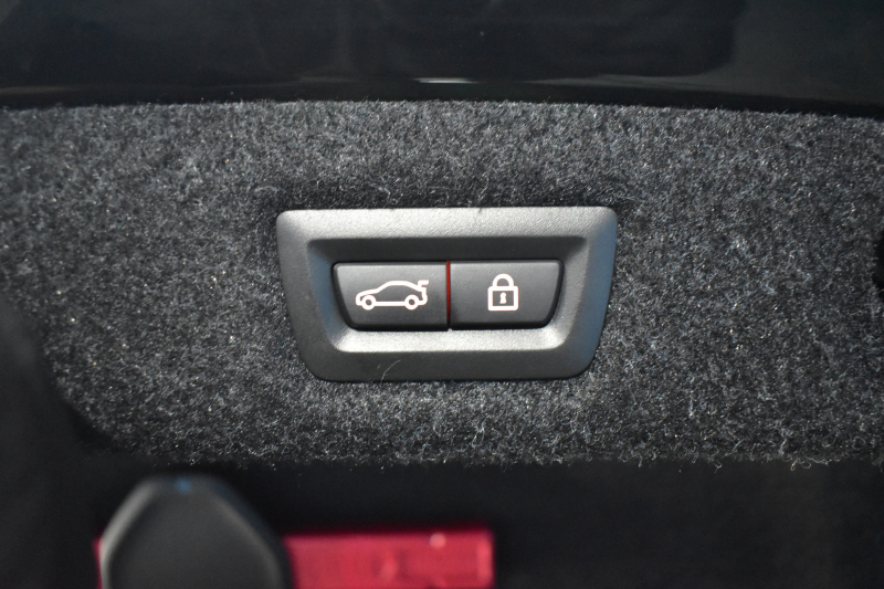 BMW 5シリーズ 530e Mｽﾎﾟｰﾂ iﾊﾟﾌｫｰﾏﾝｽ PHEV 1ｵｰﾅｰ ｺﾝﾌｫｰﾄ＆ﾊｲﾗｲﾝP 全席ﾋｰﾀｰ付白革 HUD ｼﾞｪｽﾁｬｰｺﾝﾄﾛｰﾙ付ﾀｯﾁﾊﾟﾈﾙﾅﾋﾞ4ｿﾞｰﾝAC 全周囲ｶﾒﾗ ﾌﾙｾｸﾞTV LEDﾍｯﾄﾞﾗｲﾄ 液晶ﾒｰﾀｰ ACC LCW ﾊﾟｰｷﾝｸﾞｱｼｽﾄ 電動ﾄﾗﾝｸ 2年保証