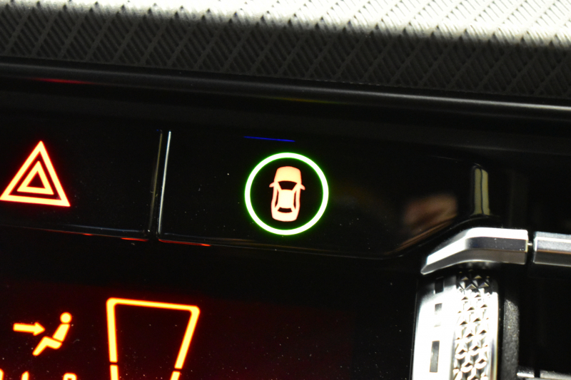 BMW 1シリーズ M135i xDrive 4WD ﾃﾞﾋﾞｭｰP ﾋｰﾀｰ付ﾌﾞﾗｯｸﾚｻﾞｰMｽﾎﾟｰﾂｼｰﾄ 可変ｻｽ Mｼｰﾄﾍﾞﾙﾄ ｱﾀﾞﾌﾟﾃｨﾌﾞLEDﾍｯﾄﾞﾗｲﾄ HUD Mｽﾎﾟｰﾂﾌﾞﾚｰｷ 追従ACC BMWﾗｲﾌﾞｺｯｸﾋﾟｯﾄ ﾀｯﾁﾊﾟﾈﾙﾅﾋﾞ Bｶﾒﾗ ｱｯﾌﾟﾙｶｰﾌﾟﾚｲ 電動ﾄﾗﾝｸ 2年保証