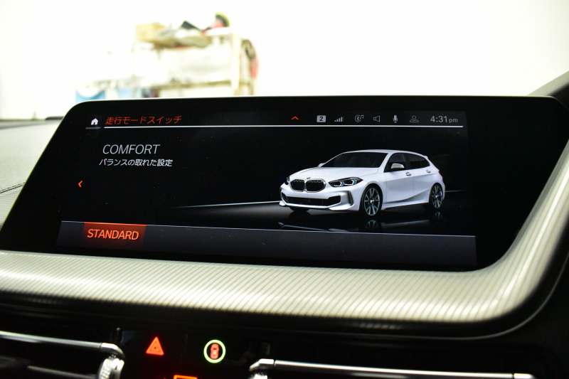 BMW 1シリーズ M135i xDrive 4WD ﾃﾞﾋﾞｭｰP ﾋｰﾀｰ付ﾌﾞﾗｯｸﾚｻﾞｰMｽﾎﾟｰﾂｼｰﾄ 可変ｻｽ Mｼｰﾄﾍﾞﾙﾄ ｱﾀﾞﾌﾟﾃｨﾌﾞLEDﾍｯﾄﾞﾗｲﾄ HUD Mｽﾎﾟｰﾂﾌﾞﾚｰｷ 追従ACC BMWﾗｲﾌﾞｺｯｸﾋﾟｯﾄ ﾀｯﾁﾊﾟﾈﾙﾅﾋﾞ Bｶﾒﾗ ｱｯﾌﾟﾙｶｰﾌﾟﾚｲ 電動ﾄﾗﾝｸ 2年保証