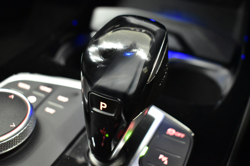 BMW 1シリーズ M135i xDrive 4WD ﾃﾞﾋﾞｭｰP ﾋｰﾀｰ付ﾌﾞﾗｯｸﾚｻﾞｰMｽﾎﾟｰﾂｼｰﾄ 可変ｻｽ Mｼｰﾄﾍﾞﾙﾄ ｱﾀﾞﾌﾟﾃｨﾌﾞLEDﾍｯﾄﾞﾗｲﾄ HUD Mｽﾎﾟｰﾂﾌﾞﾚｰｷ 追従ACC BMWﾗｲﾌﾞｺｯｸﾋﾟｯﾄ ﾀｯﾁﾊﾟﾈﾙﾅﾋﾞ Bｶﾒﾗ ｱｯﾌﾟﾙｶｰﾌﾟﾚｲ 電動ﾄﾗﾝｸ 2年保証