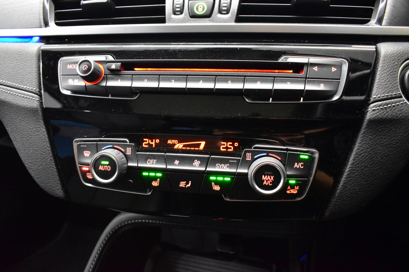 BMW X1 Xdrive18d Xﾗｲﾝ LCI後期 4WD ｾﾚｸﾄ&ｱﾄﾞﾊﾞﾝｽﾄﾞｱｸﾃｨﾌﾞｾｰﾌﾃｨ&ﾊｲﾗｲﾝ&ｺﾝﾌｫｰﾄP ﾊﾟﾉﾗﾏｻﾝﾙｰﾌ ACC ﾋｰﾀｰ付電動黒革 LEDﾍｯﾄﾞﾗｲﾄ 18AW 車線逸脱&歩行者警告 衝突軽減B ﾀｯﾁﾊﾟﾈﾙﾅﾋﾞ Bｶﾒﾗ ﾜｲﾔﾚｽﾁｬｰｼﾞ 電動Rｹﾞｰﾄ 2年保証