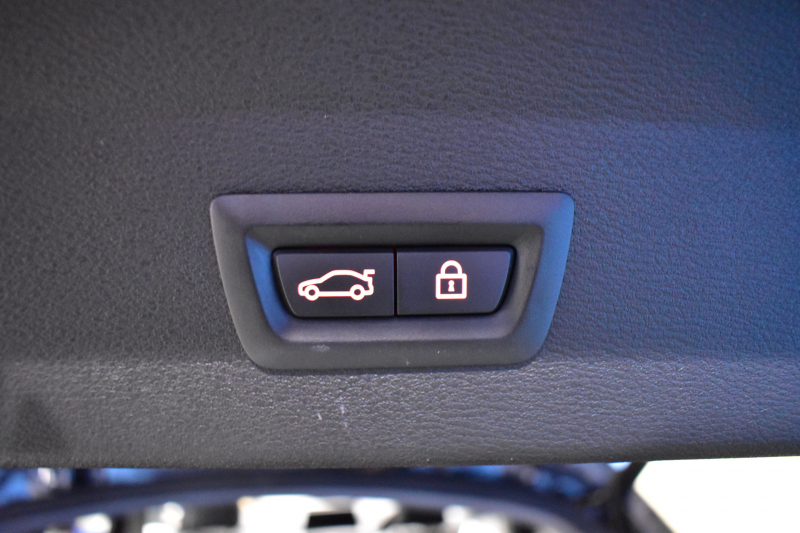 BMW X1 Xdrive18d Xﾗｲﾝ LCI後期 4WD ｾﾚｸﾄ&ｱﾄﾞﾊﾞﾝｽﾄﾞｱｸﾃｨﾌﾞｾｰﾌﾃｨ&ﾊｲﾗｲﾝ&ｺﾝﾌｫｰﾄP ﾊﾟﾉﾗﾏｻﾝﾙｰﾌ ACC ﾋｰﾀｰ付電動黒革 LEDﾍｯﾄﾞﾗｲﾄ 18AW 車線逸脱&歩行者警告 衝突軽減B ﾀｯﾁﾊﾟﾈﾙﾅﾋﾞ Bｶﾒﾗ ﾜｲﾔﾚｽﾁｬｰｼﾞ 電動Rｹﾞｰﾄ 2年保証