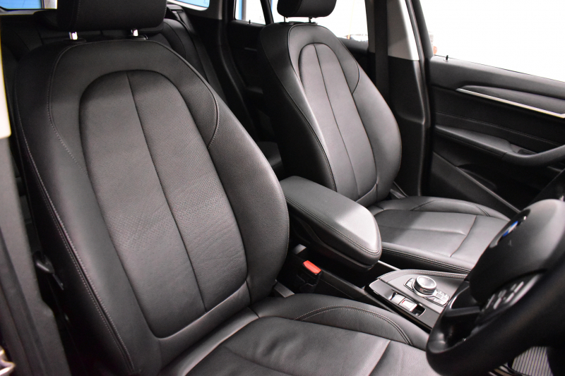 BMW X1 Xdrive18d Xﾗｲﾝ LCI後期 4WD ｾﾚｸﾄ&ｱﾄﾞﾊﾞﾝｽﾄﾞｱｸﾃｨﾌﾞｾｰﾌﾃｨ&ﾊｲﾗｲﾝ&ｺﾝﾌｫｰﾄP ﾊﾟﾉﾗﾏｻﾝﾙｰﾌ ACC ﾋｰﾀｰ付電動黒革 LEDﾍｯﾄﾞﾗｲﾄ 18AW 車線逸脱&歩行者警告 衝突軽減B ﾀｯﾁﾊﾟﾈﾙﾅﾋﾞ Bｶﾒﾗ ﾜｲﾔﾚｽﾁｬｰｼﾞ 電動Rｹﾞｰﾄ 2年保証