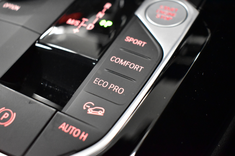 BMW X3 Xﾄﾞﾗｲﾌﾞ20d Mｽﾎﾟｰﾂ LCI後期 変更後ﾃﾞｻﾞｲﾝLEDﾍｯﾄﾞﾗｲﾄ&ﾃｰﾙ ﾊﾟﾉﾗﾏｻﾝﾙｰﾌ ﾗｲﾌﾞｺｯｸﾋﾟｯﾄ ACC 全席ﾋｰﾀｰ付黒革 LCW ｼﾞｪｽﾁｬｰC付ﾀｯﾁﾊﾟﾈﾙﾅﾋﾞTV 全周囲ｶﾒﾗ 電動Rｹﾞｰﾄ ﾜｲﾔﾚｽ充電 20AW 2年保証