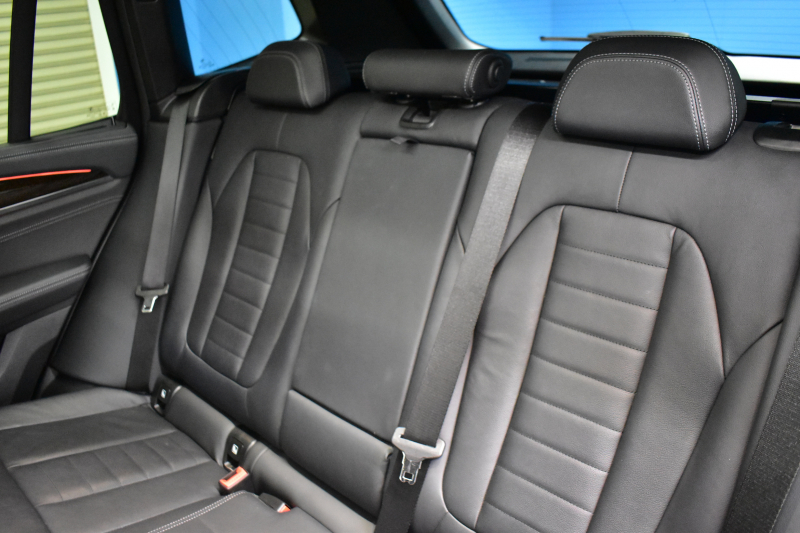 BMW X3 Xﾄﾞﾗｲﾌﾞ20d Mｽﾎﾟｰﾂ LCI後期 変更後ﾃﾞｻﾞｲﾝLEDﾍｯﾄﾞﾗｲﾄ&ﾃｰﾙ ﾊﾟﾉﾗﾏｻﾝﾙｰﾌ ﾗｲﾌﾞｺｯｸﾋﾟｯﾄ ACC 全席ﾋｰﾀｰ付黒革 LCW ｼﾞｪｽﾁｬｰC付ﾀｯﾁﾊﾟﾈﾙﾅﾋﾞTV 全周囲ｶﾒﾗ 電動Rｹﾞｰﾄ ﾜｲﾔﾚｽ充電 20AW 2年保証