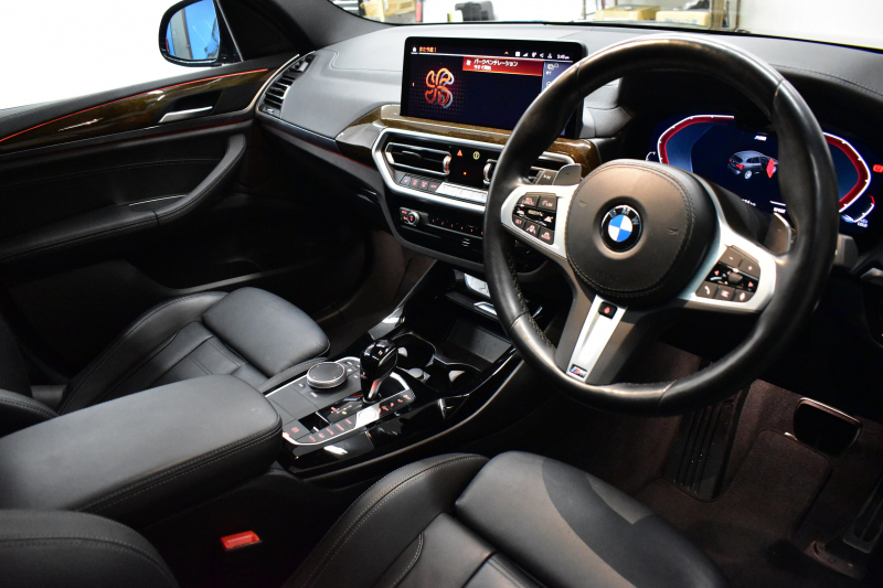 BMW X3 Xﾄﾞﾗｲﾌﾞ20d Mｽﾎﾟｰﾂ LCI後期 変更後ﾃﾞｻﾞｲﾝLEDﾍｯﾄﾞﾗｲﾄ&ﾃｰﾙ ﾊﾟﾉﾗﾏｻﾝﾙｰﾌ ﾗｲﾌﾞｺｯｸﾋﾟｯﾄ ACC 全席ﾋｰﾀｰ付黒革 LCW ｼﾞｪｽﾁｬｰC付ﾀｯﾁﾊﾟﾈﾙﾅﾋﾞTV 全周囲ｶﾒﾗ 電動Rｹﾞｰﾄ ﾜｲﾔﾚｽ充電 20AW 2年保証