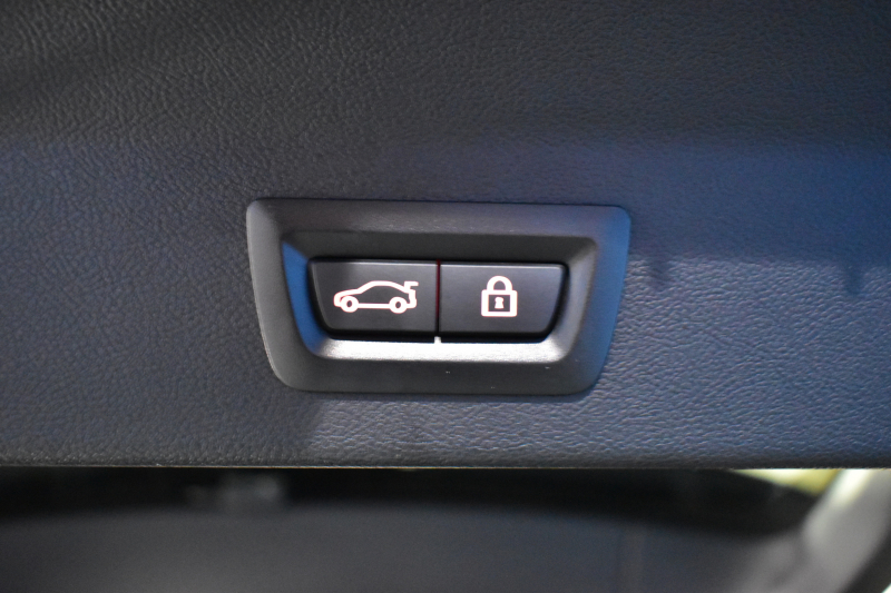 BMW X3 Xﾄﾞﾗｲﾌﾞ20d Mｽﾎﾟｰﾂ LCI後期 変更後ﾃﾞｻﾞｲﾝLEDﾍｯﾄﾞﾗｲﾄ&ﾃｰﾙ ﾊﾟﾉﾗﾏｻﾝﾙｰﾌ ﾗｲﾌﾞｺｯｸﾋﾟｯﾄ ACC 全席ﾋｰﾀｰ付黒革 LCW ｼﾞｪｽﾁｬｰC付ﾀｯﾁﾊﾟﾈﾙﾅﾋﾞTV 全周囲ｶﾒﾗ 電動Rｹﾞｰﾄ ﾜｲﾔﾚｽ充電 20AW 2年保証