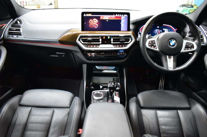 BMW X3 Xﾄﾞﾗｲﾌﾞ20d Mｽﾎﾟｰﾂ LCI後期 変更後ﾃﾞｻﾞｲﾝLEDﾍｯﾄﾞﾗｲﾄ&ﾃｰﾙ ﾊﾟﾉﾗﾏｻﾝﾙｰﾌ ﾗｲﾌﾞｺｯｸﾋﾟｯﾄ ACC 全席ﾋｰﾀｰ付黒革 LCW ｼﾞｪｽﾁｬｰC付ﾀｯﾁﾊﾟﾈﾙﾅﾋﾞTV 全周囲ｶﾒﾗ 電動Rｹﾞｰﾄ ﾜｲﾔﾚｽ充電 20AW 2年保証