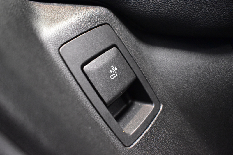 BMW X3 Xﾄﾞﾗｲﾌﾞ20d Mｽﾎﾟｰﾂ LCI後期 変更後ﾃﾞｻﾞｲﾝLEDﾍｯﾄﾞﾗｲﾄ&ﾃｰﾙ ﾊﾟﾉﾗﾏｻﾝﾙｰﾌ ﾗｲﾌﾞｺｯｸﾋﾟｯﾄ ACC 全席ﾋｰﾀｰ付黒革 LCW ｼﾞｪｽﾁｬｰC付ﾀｯﾁﾊﾟﾈﾙﾅﾋﾞTV 全周囲ｶﾒﾗ 電動Rｹﾞｰﾄ ﾜｲﾔﾚｽ充電 20AW 2年保証