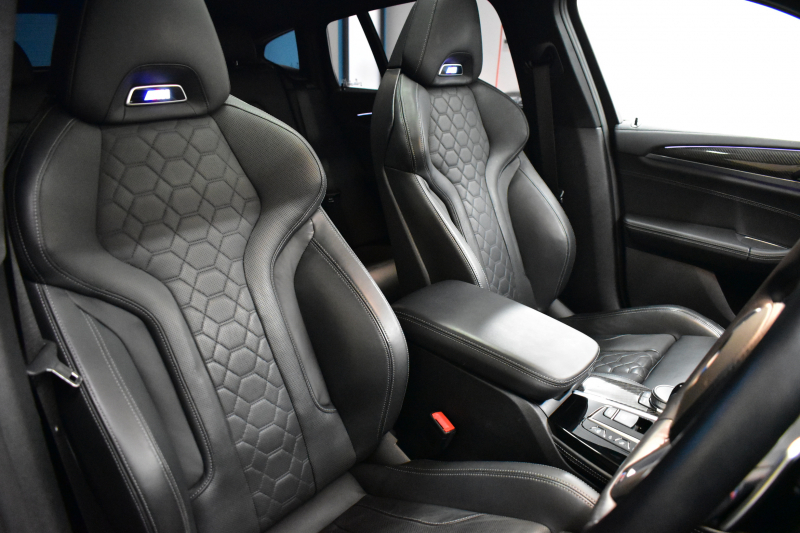 BMW Mシリーズ X4M ｺﾝﾍﾟﾃｨｼｮﾝ 4WD 510馬力 ﾊﾟﾉﾗﾏｻﾝﾙｰﾌ 全席ﾋｰﾀｰ Fﾍﾞﾝﾁﾚｰｼｮﾝ付ﾌﾞﾗｯｸﾒﾘﾉﾚｻﾞｰMｽﾎﾟｰﾂｼｰﾄ 21AW Mｽﾎﾟｰﾂｴｸﾞｿﾞｰｽﾄ ﾊｰﾏﾝｶｰﾄﾞﾝ 追従ACC HUD ｼﾞｪｽﾁｬｰC LEDﾍｯﾄﾞﾗｲﾄ ｵｰﾄﾊｲﾋﾞｰﾑ 2年保証