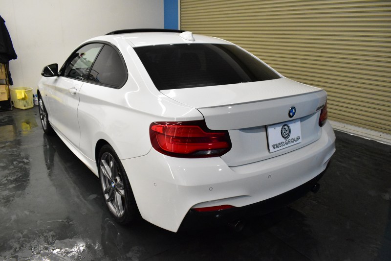 BMW 2シリーズ M240i LCI後期 直6ﾀｰﾎﾞ 340馬力 1ｵｰﾅｰ ｾﾚｸﾄP ｻﾝﾙｰﾌ 追従ACC LEDﾍｯﾄﾞﾗｲﾄ ﾋｰﾀｰ付赤革 ﾀｯﾁﾊﾟﾈﾙiﾄﾞﾗｲﾌﾞHDDﾅﾋﾞ Bｶﾒﾗ 前後PDC 可変Mｻｽ 大型ﾌﾞﾚｰｷｼｽﾃﾑ 車線逸脱&歩行者警告 衝突軽減ﾌﾞﾚｰｷ 18AW ﾊﾟﾄﾞﾙｼﾌﾄ 2年保証