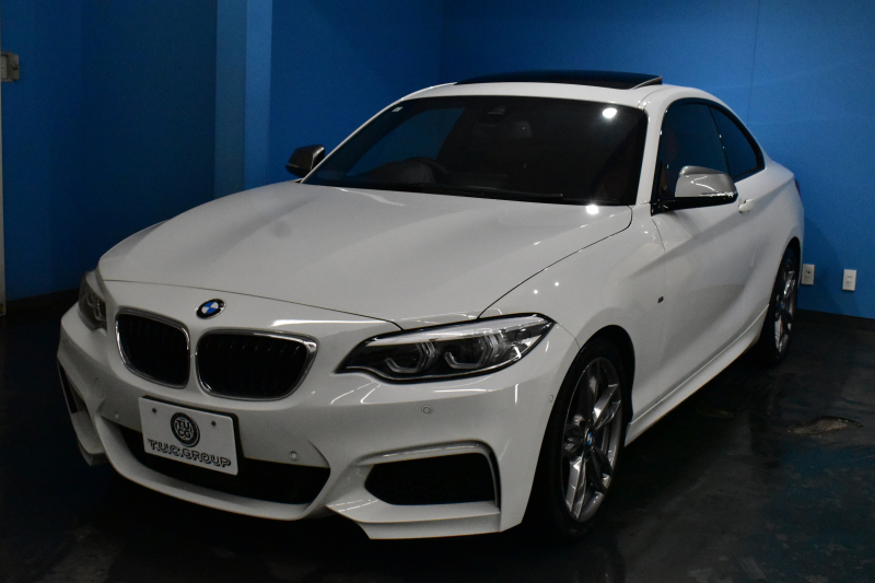 BMW 2シリーズ M240i LCI後期 直6ﾀｰﾎﾞ 340馬力 1ｵｰﾅｰ ｾﾚｸﾄP ｻﾝﾙｰﾌ 追従ACC LEDﾍｯﾄﾞﾗｲﾄ ﾋｰﾀｰ付赤革 ﾀｯﾁﾊﾟﾈﾙiﾄﾞﾗｲﾌﾞHDDﾅﾋﾞ Bｶﾒﾗ 前後PDC 可変Mｻｽ 大型ﾌﾞﾚｰｷｼｽﾃﾑ 車線逸脱&歩行者警告 衝突軽減ﾌﾞﾚｰｷ 18AW ﾊﾟﾄﾞﾙｼﾌﾄ 2年保証