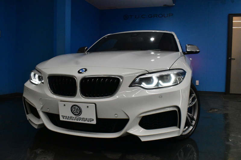 BMW 2シリーズ M240i LCI後期 直6ﾀｰﾎﾞ 340馬力 1ｵｰﾅｰ ｾﾚｸﾄP ｻﾝﾙｰﾌ 追従ACC LEDﾍｯﾄﾞﾗｲﾄ ﾋｰﾀｰ付赤革 ﾀｯﾁﾊﾟﾈﾙiﾄﾞﾗｲﾌﾞHDDﾅﾋﾞ Bｶﾒﾗ 前後PDC 可変Mｻｽ 大型ﾌﾞﾚｰｷｼｽﾃﾑ 車線逸脱&歩行者警告 衝突軽減ﾌﾞﾚｰｷ 18AW ﾊﾟﾄﾞﾙｼﾌﾄ 2年保証