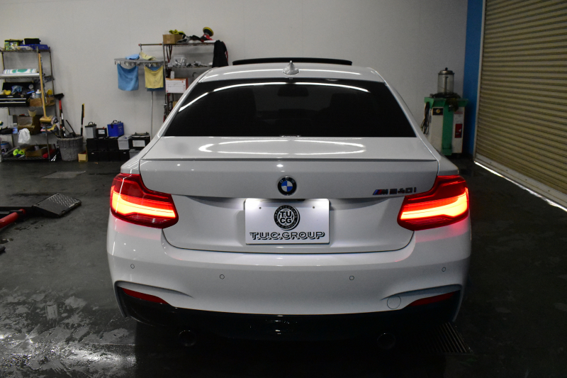 BMW 2シリーズ M240i LCI後期 直6ﾀｰﾎﾞ 340馬力 1ｵｰﾅｰ ｾﾚｸﾄP ｻﾝﾙｰﾌ 追従ACC LEDﾍｯﾄﾞﾗｲﾄ ﾋｰﾀｰ付赤革 ﾀｯﾁﾊﾟﾈﾙiﾄﾞﾗｲﾌﾞHDDﾅﾋﾞ Bｶﾒﾗ 前後PDC 可変Mｻｽ 大型ﾌﾞﾚｰｷｼｽﾃﾑ 車線逸脱&歩行者警告 衝突軽減ﾌﾞﾚｰｷ 18AW ﾊﾟﾄﾞﾙｼﾌﾄ 2年保証