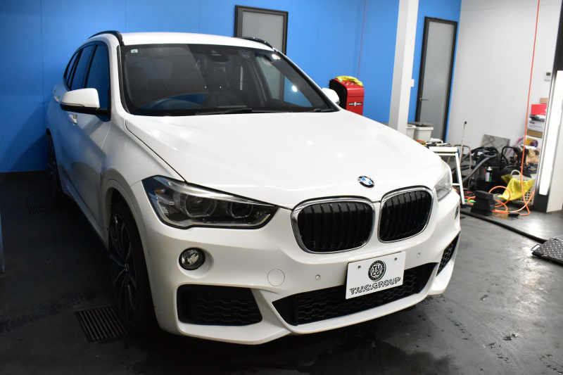 BMW X1 Xdrive20i Mｽﾎﾟｰﾂ ｱﾄﾞﾊﾞﾝｽﾄﾞｱｸﾃｨﾌﾞｾｰﾌﾃｨ&ｺﾝﾌｫｰﾄP 4WD 1ｵｰﾅｰ 追従ACC HUD ﾋｰﾀｰ付電動黒革 OZMSW20AW ｱｲﾊﾞｯﾊﾀﾞｳﾝｻｽ ﾀｯﾁﾊﾟｯﾄﾞﾅﾋﾞBｶﾒﾗ Pｱｼｽﾄ LEDﾍｯﾄﾞﾗｲﾄ 衝突軽減B 車線逸脱&歩行者警告 電動Rｹﾞｰﾄ 2年保証