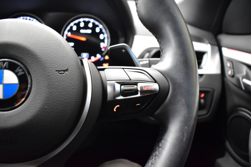 BMW X1 Xdrive20i Mｽﾎﾟｰﾂ ｱﾄﾞﾊﾞﾝｽﾄﾞｱｸﾃｨﾌﾞｾｰﾌﾃｨ&ｺﾝﾌｫｰﾄP 4WD 1ｵｰﾅｰ 追従ACC HUD ﾋｰﾀｰ付電動黒革 OZMSW20AW ｱｲﾊﾞｯﾊﾀﾞｳﾝｻｽ ﾀｯﾁﾊﾟｯﾄﾞﾅﾋﾞBｶﾒﾗ Pｱｼｽﾄ LEDﾍｯﾄﾞﾗｲﾄ 衝突軽減B 車線逸脱&歩行者警告 電動Rｹﾞｰﾄ 2年保証