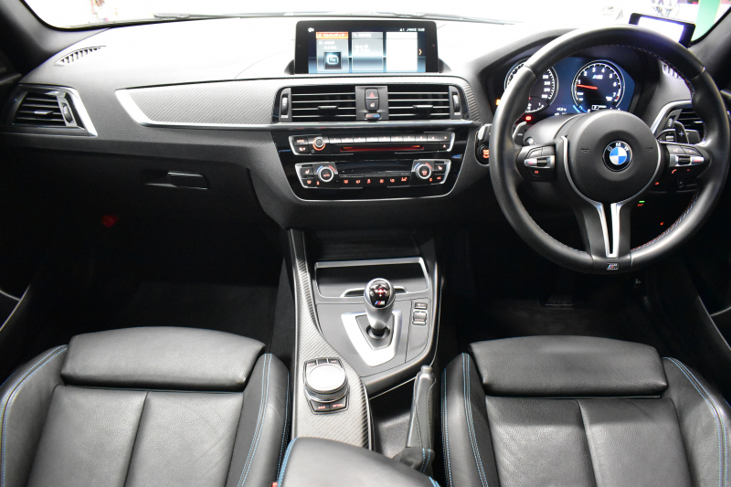 BMW Mシリーズ M2 MDCT 7速DCT LCI後期 ｾﾚｸﾄP ｻﾝﾙｰﾌ ﾊｰﾏﾝｶｰﾄﾞﾝ  ﾋｰﾀｰ付黒革 ﾍｷｻｺﾞﾅﾙLEDﾍｯﾄﾞﾗｲﾄ&ﾃｰﾙ ﾀｯﾁﾊﾟﾈﾙHDDﾅﾋﾞ Bｶﾒﾗ ﾘｱPDC 19AW 車線逸脱&歩行者警告 衝突軽減ﾌﾞﾚｰｷ ｶｰﾎﾞﾝｲﾝﾃﾘｱ 2年保証