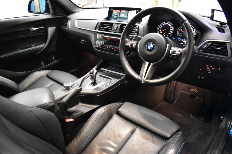 BMW Mシリーズ M2 MDCT 7速DCT LCI後期 ｾﾚｸﾄP ｻﾝﾙｰﾌ ﾊｰﾏﾝｶｰﾄﾞﾝ  ﾋｰﾀｰ付黒革 ﾍｷｻｺﾞﾅﾙLEDﾍｯﾄﾞﾗｲﾄ&ﾃｰﾙ ﾀｯﾁﾊﾟﾈﾙHDDﾅﾋﾞ Bｶﾒﾗ ﾘｱPDC 19AW 車線逸脱&歩行者警告 衝突軽減ﾌﾞﾚｰｷ ｶｰﾎﾞﾝｲﾝﾃﾘｱ 2年保証