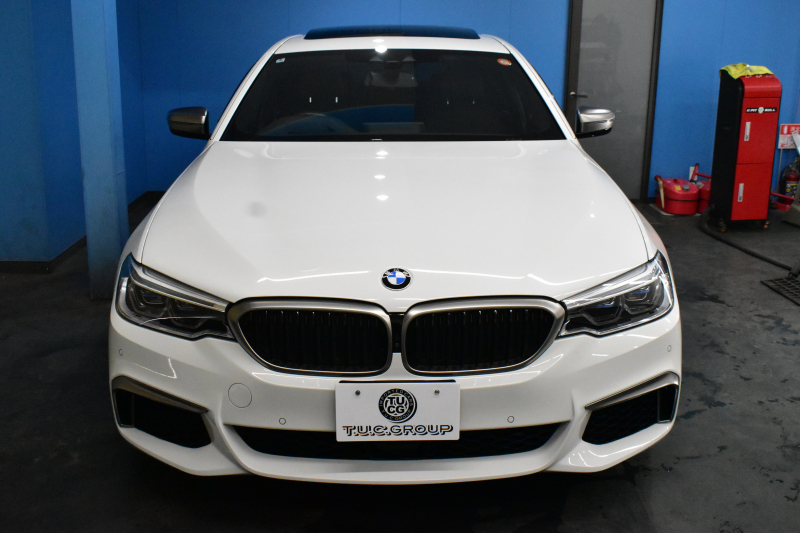 BMW 5シリーズ M550i Xﾄﾞﾗｲﾌﾞ ｱﾙﾃｨﾒｯﾄｴﾃﾞｨｼｮﾝ 55台限定車 4WD ｻﾝﾙｰﾌ ﾚｰｻﾞｰLEDﾍｯﾄﾞﾗｲﾄ ﾗｲﾌﾞｺｯｸﾋﾟｯﾄ ｺﾝﾌｫｰﾄｼｰﾄ 前席ﾏｯｻｰｼﾞ&ﾍﾞﾝﾁﾚｰﾀｰ 全席ﾋｰﾀｰ付黒革 可変Mｻｽ harman/kardon Mｽﾎﾟｰﾂﾌﾞﾚｰｷ ACC HUD 全周囲ｶﾒﾗ ﾌﾙｾｸﾞ 2年保証