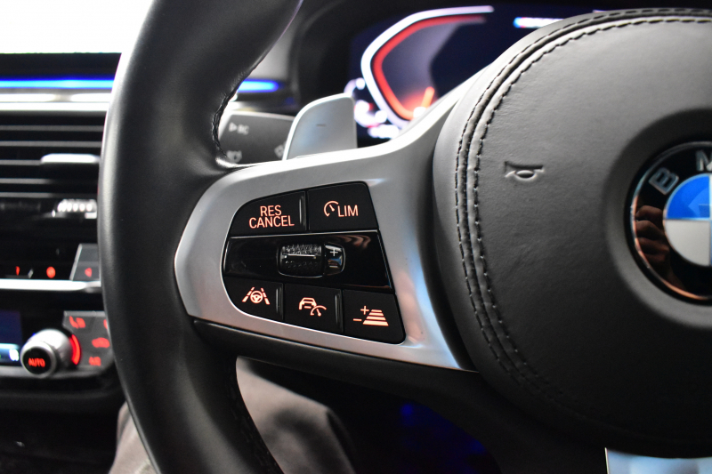 BMW 5シリーズ M550i Xﾄﾞﾗｲﾌﾞ ｱﾙﾃｨﾒｯﾄｴﾃﾞｨｼｮﾝ 55台限定車 4WD ｻﾝﾙｰﾌ ﾚｰｻﾞｰLEDﾍｯﾄﾞﾗｲﾄ ﾗｲﾌﾞｺｯｸﾋﾟｯﾄ ｺﾝﾌｫｰﾄｼｰﾄ 前席ﾏｯｻｰｼﾞ&ﾍﾞﾝﾁﾚｰﾀｰ 全席ﾋｰﾀｰ付黒革 可変Mｻｽ harman/kardon Mｽﾎﾟｰﾂﾌﾞﾚｰｷ ACC HUD 全周囲ｶﾒﾗ ﾌﾙｾｸﾞ 2年保証