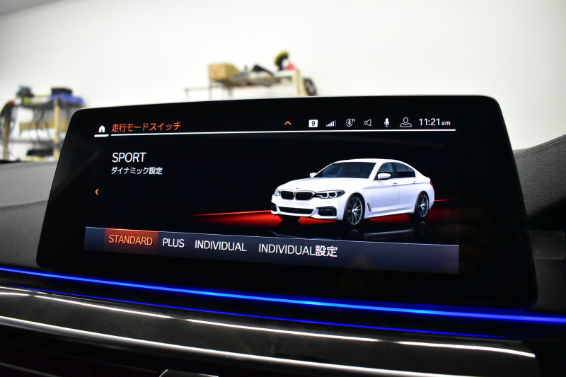 BMW 5シリーズ M550i Xﾄﾞﾗｲﾌﾞ ｱﾙﾃｨﾒｯﾄｴﾃﾞｨｼｮﾝ 55台限定車 4WD ｻﾝﾙｰﾌ ﾚｰｻﾞｰLEDﾍｯﾄﾞﾗｲﾄ ﾗｲﾌﾞｺｯｸﾋﾟｯﾄ ｺﾝﾌｫｰﾄｼｰﾄ 前席ﾏｯｻｰｼﾞ&ﾍﾞﾝﾁﾚｰﾀｰ 全席ﾋｰﾀｰ付黒革 可変Mｻｽ harman/kardon Mｽﾎﾟｰﾂﾌﾞﾚｰｷ ACC HUD 全周囲ｶﾒﾗ ﾌﾙｾｸﾞ 2年保証