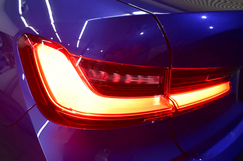 BMW 3シリーズ 320i Mｽﾎﾟｰﾂ ｲﾉﾍﾞｰｼｮﾝ&ﾊｲﾗｲﾝ&ｺﾝﾌｫｰﾄ&ｻｳﾝﾄﾞP ﾚｰｻﾞｰLEDﾍｯﾄﾞﾗｲﾄ ﾋｰﾀｰ付白革 可変Mｻｽ  追従ACC HUD ﾗｲﾌﾞｺｯｸﾋﾟｯﾄ全周囲ｶﾒﾗ ｱｯﾌﾟﾙｶｰﾌﾟﾚｲ haraman/kardon 1ｵｰﾅｰ 電動ﾄﾗﾝｸ2年保証