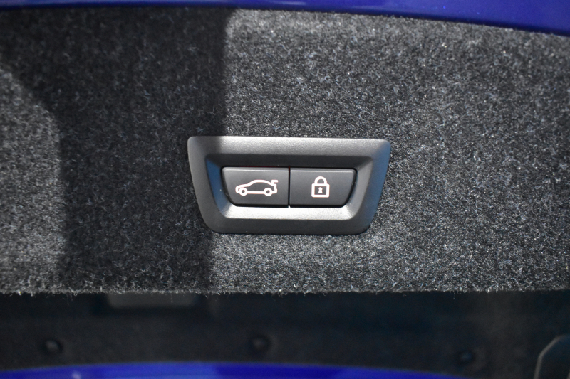 BMW 3シリーズ 320i Mｽﾎﾟｰﾂ ｲﾉﾍﾞｰｼｮﾝ&ﾊｲﾗｲﾝ&ｺﾝﾌｫｰﾄ&ｻｳﾝﾄﾞP ﾚｰｻﾞｰLEDﾍｯﾄﾞﾗｲﾄ ﾋｰﾀｰ付白革 可変Mｻｽ  追従ACC HUD ﾗｲﾌﾞｺｯｸﾋﾟｯﾄ全周囲ｶﾒﾗ ｱｯﾌﾟﾙｶｰﾌﾟﾚｲ haraman/kardon 1ｵｰﾅｰ 電動ﾄﾗﾝｸ2年保証