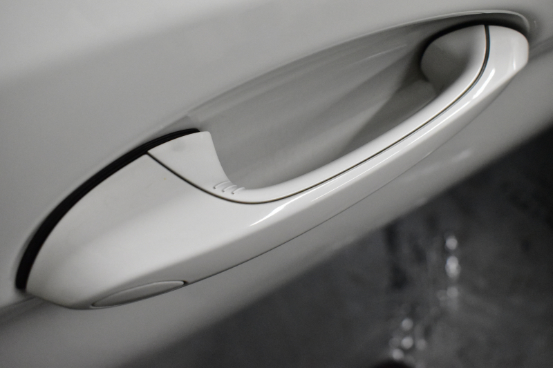 BMW 5シリーズ 530e Mｽﾎﾟｰﾂ iﾊﾟﾌｫｰﾏﾝｽ PHEV ｻﾝﾙｰﾌ ｾﾚｸﾄ&ﾊｲﾉﾍﾞｰｼｮﾝ&ﾊｲﾗｲﾝ&ｱﾄﾞﾊﾞﾝｽP 全面液晶ﾒｰﾀｰ 19AW 全席ﾋｰﾀｰ付黒革 ﾊｰﾏﾝｶｰﾄﾞﾝ 4ｿﾞｰﾝAC LEDﾍｯﾄﾞﾗｲﾄ ACC HUD LCW ﾀｯﾁﾊﾟﾈﾙﾅﾋﾞ全周囲ｶﾒﾗ ﾌﾙｾｸﾞﾜｲﾔﾚｽ充電 電動ﾄﾗﾝｸ 2年保証