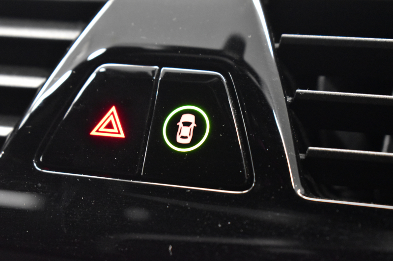 BMW 5シリーズ 530e Mｽﾎﾟｰﾂ iﾊﾟﾌｫｰﾏﾝｽ PHEV ｻﾝﾙｰﾌ ｾﾚｸﾄ&ﾊｲﾉﾍﾞｰｼｮﾝ&ﾊｲﾗｲﾝ&ｱﾄﾞﾊﾞﾝｽP 全面液晶ﾒｰﾀｰ 19AW 全席ﾋｰﾀｰ付黒革 ﾊｰﾏﾝｶｰﾄﾞﾝ 4ｿﾞｰﾝAC LEDﾍｯﾄﾞﾗｲﾄ ACC HUD LCW ﾀｯﾁﾊﾟﾈﾙﾅﾋﾞ全周囲ｶﾒﾗ ﾌﾙｾｸﾞﾜｲﾔﾚｽ充電 電動ﾄﾗﾝｸ 2年保証