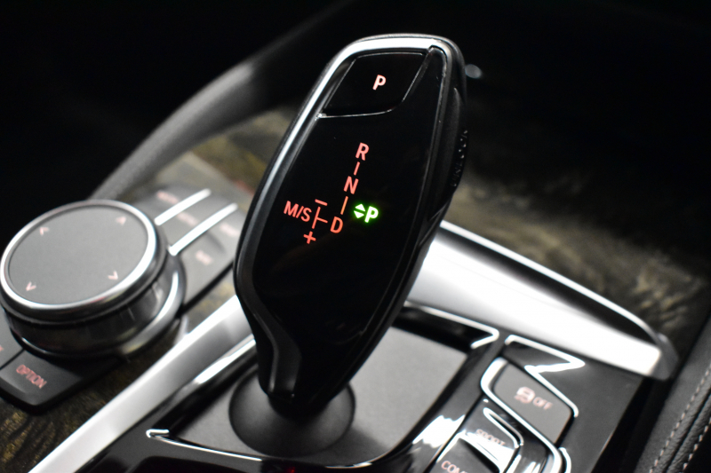 BMW 5シリーズ 530e Mｽﾎﾟｰﾂ iﾊﾟﾌｫｰﾏﾝｽ PHEV ｻﾝﾙｰﾌ ｾﾚｸﾄ&ﾊｲﾉﾍﾞｰｼｮﾝ&ﾊｲﾗｲﾝ&ｱﾄﾞﾊﾞﾝｽP 全面液晶ﾒｰﾀｰ 19AW 全席ﾋｰﾀｰ付黒革 ﾊｰﾏﾝｶｰﾄﾞﾝ 4ｿﾞｰﾝAC LEDﾍｯﾄﾞﾗｲﾄ ACC HUD LCW ﾀｯﾁﾊﾟﾈﾙﾅﾋﾞ全周囲ｶﾒﾗ ﾌﾙｾｸﾞﾜｲﾔﾚｽ充電 電動ﾄﾗﾝｸ 2年保証