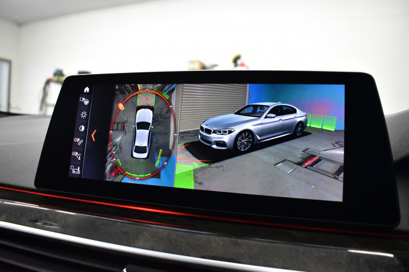 BMW 5シリーズ 530e Mｽﾎﾟｰﾂ iﾊﾟﾌｫｰﾏﾝｽ PHEV ｻﾝﾙｰﾌ ｾﾚｸﾄ&ﾊｲﾉﾍﾞｰｼｮﾝ&ﾊｲﾗｲﾝ&ｱﾄﾞﾊﾞﾝｽP 全面液晶ﾒｰﾀｰ 19AW 全席ﾋｰﾀｰ付黒革 ﾊｰﾏﾝｶｰﾄﾞﾝ 4ｿﾞｰﾝAC LEDﾍｯﾄﾞﾗｲﾄ ACC HUD LCW ﾀｯﾁﾊﾟﾈﾙﾅﾋﾞ全周囲ｶﾒﾗ ﾌﾙｾｸﾞﾜｲﾔﾚｽ充電 電動ﾄﾗﾝｸ 2年保証