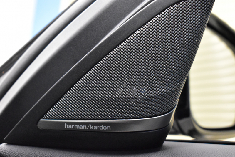 BMW 5シリーズ 530e Mｽﾎﾟｰﾂ iﾊﾟﾌｫｰﾏﾝｽ PHEV ｻﾝﾙｰﾌ ｾﾚｸﾄ&ﾊｲﾉﾍﾞｰｼｮﾝ&ﾊｲﾗｲﾝ&ｱﾄﾞﾊﾞﾝｽP 全面液晶ﾒｰﾀｰ 19AW 全席ﾋｰﾀｰ付黒革 ﾊｰﾏﾝｶｰﾄﾞﾝ 4ｿﾞｰﾝAC LEDﾍｯﾄﾞﾗｲﾄ ACC HUD LCW ﾀｯﾁﾊﾟﾈﾙﾅﾋﾞ全周囲ｶﾒﾗ ﾌﾙｾｸﾞﾜｲﾔﾚｽ充電 電動ﾄﾗﾝｸ 2年保証