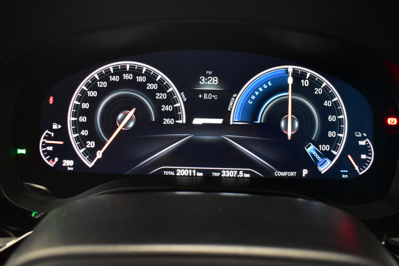 BMW 5シリーズ 530e Mｽﾎﾟｰﾂ iﾊﾟﾌｫｰﾏﾝｽ PHEV ｻﾝﾙｰﾌ ｾﾚｸﾄ&ﾊｲﾉﾍﾞｰｼｮﾝ&ﾊｲﾗｲﾝ&ｱﾄﾞﾊﾞﾝｽP 全面液晶ﾒｰﾀｰ 19AW 全席ﾋｰﾀｰ付黒革 ﾊｰﾏﾝｶｰﾄﾞﾝ 4ｿﾞｰﾝAC LEDﾍｯﾄﾞﾗｲﾄ ACC HUD LCW ﾀｯﾁﾊﾟﾈﾙﾅﾋﾞ全周囲ｶﾒﾗ ﾌﾙｾｸﾞﾜｲﾔﾚｽ充電 電動ﾄﾗﾝｸ 2年保証