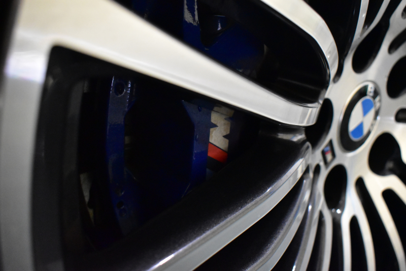 BMW 5シリーズ 530e Mｽﾎﾟｰﾂ iﾊﾟﾌｫｰﾏﾝｽ PHEV ｻﾝﾙｰﾌ ｾﾚｸﾄ&ﾊｲﾉﾍﾞｰｼｮﾝ&ﾊｲﾗｲﾝ&ｱﾄﾞﾊﾞﾝｽP 全面液晶ﾒｰﾀｰ 19AW 全席ﾋｰﾀｰ付黒革 ﾊｰﾏﾝｶｰﾄﾞﾝ 4ｿﾞｰﾝAC LEDﾍｯﾄﾞﾗｲﾄ ACC HUD LCW ﾀｯﾁﾊﾟﾈﾙﾅﾋﾞ全周囲ｶﾒﾗ ﾌﾙｾｸﾞﾜｲﾔﾚｽ充電 電動ﾄﾗﾝｸ 2年保証