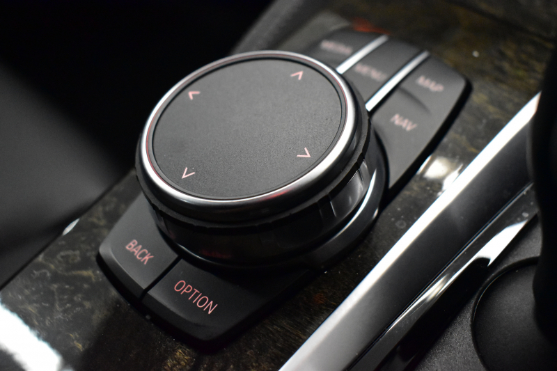 BMW 5シリーズ 530e Mｽﾎﾟｰﾂ iﾊﾟﾌｫｰﾏﾝｽ PHEV ｻﾝﾙｰﾌ ｾﾚｸﾄ&ﾊｲﾉﾍﾞｰｼｮﾝ&ﾊｲﾗｲﾝ&ｱﾄﾞﾊﾞﾝｽP 全面液晶ﾒｰﾀｰ 19AW 全席ﾋｰﾀｰ付黒革 ﾊｰﾏﾝｶｰﾄﾞﾝ 4ｿﾞｰﾝAC LEDﾍｯﾄﾞﾗｲﾄ ACC HUD LCW ﾀｯﾁﾊﾟﾈﾙﾅﾋﾞ全周囲ｶﾒﾗ ﾌﾙｾｸﾞﾜｲﾔﾚｽ充電 電動ﾄﾗﾝｸ 2年保証