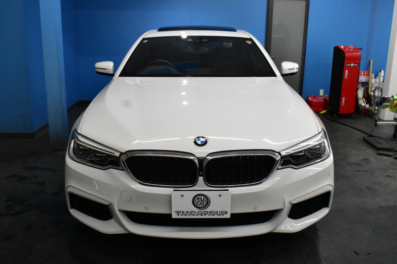 BMW 5シリーズ 530e Mｽﾎﾟｰﾂ iﾊﾟﾌｫｰﾏﾝｽ PHEV ｻﾝﾙｰﾌ ｾﾚｸﾄ&ﾊｲﾉﾍﾞｰｼｮﾝ&ﾊｲﾗｲﾝ&ｱﾄﾞﾊﾞﾝｽP 全面液晶ﾒｰﾀｰ 19AW 全席ﾋｰﾀｰ付黒革 ﾊｰﾏﾝｶｰﾄﾞﾝ 4ｿﾞｰﾝAC LEDﾍｯﾄﾞﾗｲﾄ ACC HUD LCW ﾀｯﾁﾊﾟﾈﾙﾅﾋﾞ全周囲ｶﾒﾗ ﾌﾙｾｸﾞﾜｲﾔﾚｽ充電 電動ﾄﾗﾝｸ 2年保証