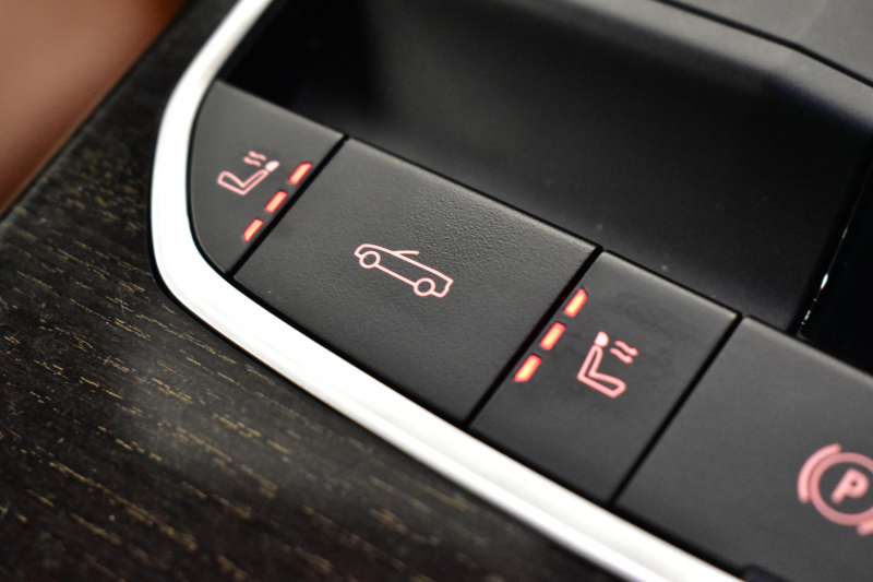 BMW 4シリーズ M440i xDriveｶﾌﾞﾘｵﾚ 4WD ｺﾝﾌｫｰﾄP ﾋｰﾀｰ付individualｴｸｽﾃﾝﾄﾞﾀﾙﾄｩｰﾌｫﾒﾘﾉﾚｻﾞｰ ｴｱｶﾗｰ ﾚｰｻﾞｰLEDﾍｯﾄﾞﾗｲﾄ ACC HUD Mｽﾎﾟｰﾂﾃﾞﾌ&ﾌﾞﾚｰｷ 可変Mｻｽ ﾗｲﾌﾞｺｯｸﾋﾟｯﾄﾀｯﾁﾊﾟﾈﾙﾅﾋﾞ Apple Car Play ﾌﾙｾｸﾞ harman/kardon 19AW 2年保証