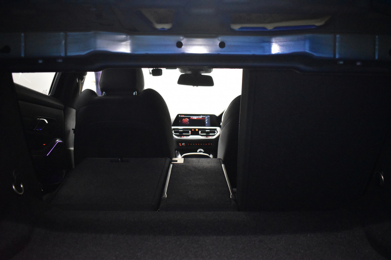 BMW 3シリーズ 330i Mｽﾎﾟｰﾂ 高出力ﾓﾃﾞﾙ ｲﾉﾍﾞｰｼｮﾝ&ﾃﾞﾋﾞｭｰ&ｺﾝﾌｫｰﾄP ﾋｰﾀｰ付黒革 ACC HUD 19AW Mｽﾎﾟｰﾂﾌﾞﾚｰｷ ﾗｲﾌﾞｺｯｸﾋﾟｯﾄ ｼﾞｪｽﾁｬｰｺﾝﾄﾛｰﾙ付ﾀｯﾁﾊﾟﾈﾙHDDﾅﾋﾞ全周囲ｶﾒﾗ ｱｯﾌﾟﾙｶｰﾌﾟﾚｲ ｳｯﾄﾞｲﾝﾃﾘｱ 電動ﾄﾗﾝｸ 2年保証