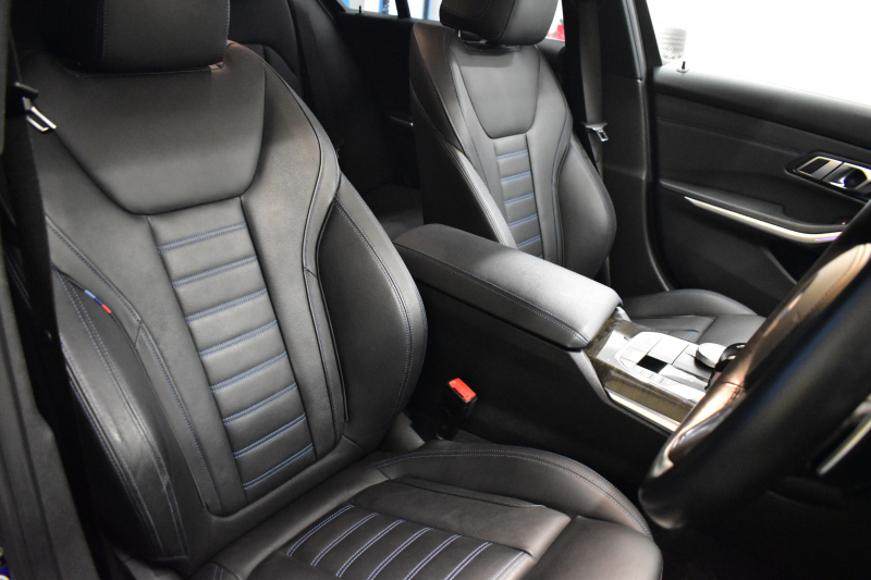 BMW 3シリーズ 330i Mｽﾎﾟｰﾂ 高出力ﾓﾃﾞﾙ ｲﾉﾍﾞｰｼｮﾝ&ﾃﾞﾋﾞｭｰ&ｺﾝﾌｫｰﾄP ﾋｰﾀｰ付黒革 ACC HUD 19AW Mｽﾎﾟｰﾂﾌﾞﾚｰｷ ﾗｲﾌﾞｺｯｸﾋﾟｯﾄ ｼﾞｪｽﾁｬｰｺﾝﾄﾛｰﾙ付ﾀｯﾁﾊﾟﾈﾙHDDﾅﾋﾞ全周囲ｶﾒﾗ ｱｯﾌﾟﾙｶｰﾌﾟﾚｲ ｳｯﾄﾞｲﾝﾃﾘｱ 電動ﾄﾗﾝｸ 2年保証