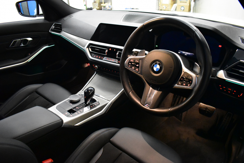 BMW 3シリーズ 330i Mｽﾎﾟｰﾂ 高出力ﾓﾃﾞﾙ 1ｵｰﾅｰ ｲﾉﾍﾞｰｼｮﾝ&ｺﾝﾌｫｰﾄP ﾋｰﾀｰ付ﾊｰﾌ黒革 ACC HUD 18AW Mｽﾎﾟｰﾂﾌﾞﾚｰｷ ﾗｲﾌﾞｺｯｸﾋﾟｯﾄ ｼﾞｪｽﾁｬｰC付ﾀｯﾁﾊﾟﾈﾙHDDﾅﾋﾞ全周囲ｶﾒﾗ ｱｯﾌﾟﾙｶｰﾌﾟﾚｲ 電動ﾄﾗﾝｸ 2年保証