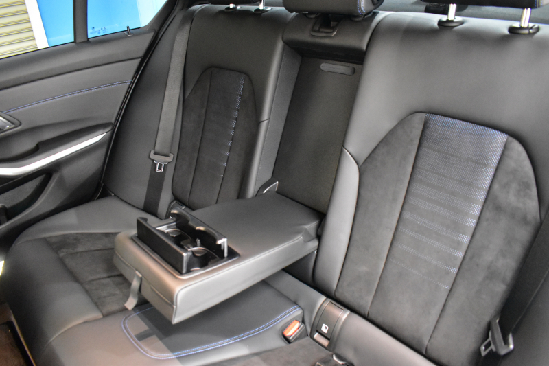 BMW 3シリーズ 330i Mｽﾎﾟｰﾂ 高出力ﾓﾃﾞﾙ 1ｵｰﾅｰ ｲﾉﾍﾞｰｼｮﾝ&ｺﾝﾌｫｰﾄP ﾋｰﾀｰ付ﾊｰﾌ黒革 ACC HUD 18AW Mｽﾎﾟｰﾂﾌﾞﾚｰｷ ﾗｲﾌﾞｺｯｸﾋﾟｯﾄ ｼﾞｪｽﾁｬｰC付ﾀｯﾁﾊﾟﾈﾙHDDﾅﾋﾞ全周囲ｶﾒﾗ ｱｯﾌﾟﾙｶｰﾌﾟﾚｲ 電動ﾄﾗﾝｸ 2年保証