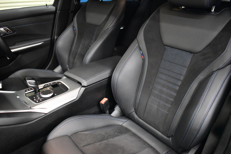 BMW 3シリーズ 330i Mｽﾎﾟｰﾂ 高出力ﾓﾃﾞﾙ 1ｵｰﾅｰ ｲﾉﾍﾞｰｼｮﾝ&ｺﾝﾌｫｰﾄP ﾋｰﾀｰ付ﾊｰﾌ黒革 ACC HUD 18AW Mｽﾎﾟｰﾂﾌﾞﾚｰｷ ﾗｲﾌﾞｺｯｸﾋﾟｯﾄ ｼﾞｪｽﾁｬｰC付ﾀｯﾁﾊﾟﾈﾙHDDﾅﾋﾞ全周囲ｶﾒﾗ ｱｯﾌﾟﾙｶｰﾌﾟﾚｲ 電動ﾄﾗﾝｸ 2年保証