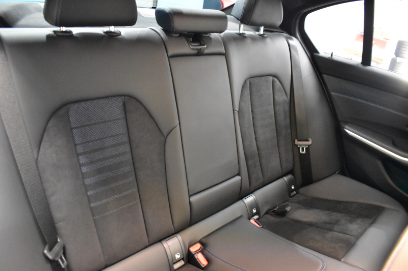 BMW 3シリーズ 330i Mｽﾎﾟｰﾂ 高出力ﾓﾃﾞﾙ 1ｵｰﾅｰ ｲﾉﾍﾞｰｼｮﾝ&ｺﾝﾌｫｰﾄP ﾋｰﾀｰ付ﾊｰﾌ黒革 ACC HUD 18AW Mｽﾎﾟｰﾂﾌﾞﾚｰｷ ﾗｲﾌﾞｺｯｸﾋﾟｯﾄ ｼﾞｪｽﾁｬｰC付ﾀｯﾁﾊﾟﾈﾙHDDﾅﾋﾞ全周囲ｶﾒﾗ ｱｯﾌﾟﾙｶｰﾌﾟﾚｲ 電動ﾄﾗﾝｸ 2年保証