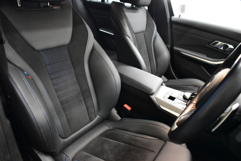 BMW 3シリーズ 330i Mｽﾎﾟｰﾂ 高出力ﾓﾃﾞﾙ 1ｵｰﾅｰ ｲﾉﾍﾞｰｼｮﾝ&ｺﾝﾌｫｰﾄP ﾋｰﾀｰ付ﾊｰﾌ黒革 ACC HUD 18AW Mｽﾎﾟｰﾂﾌﾞﾚｰｷ ﾗｲﾌﾞｺｯｸﾋﾟｯﾄ ｼﾞｪｽﾁｬｰC付ﾀｯﾁﾊﾟﾈﾙHDDﾅﾋﾞ全周囲ｶﾒﾗ ｱｯﾌﾟﾙｶｰﾌﾟﾚｲ 電動ﾄﾗﾝｸ 2年保証